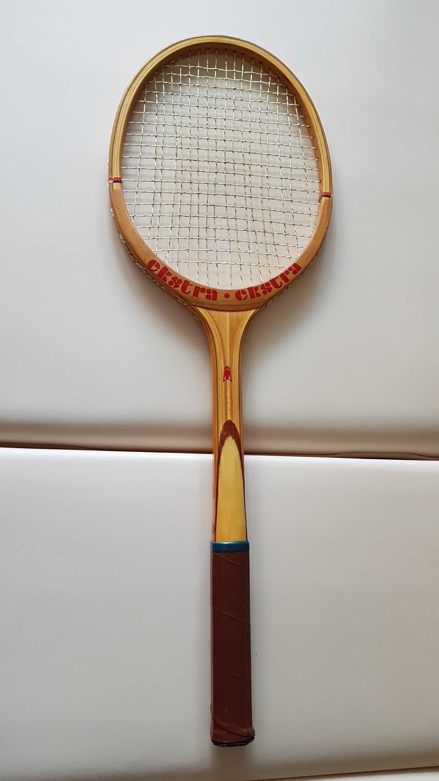 Drewniana rakieta tenisowa