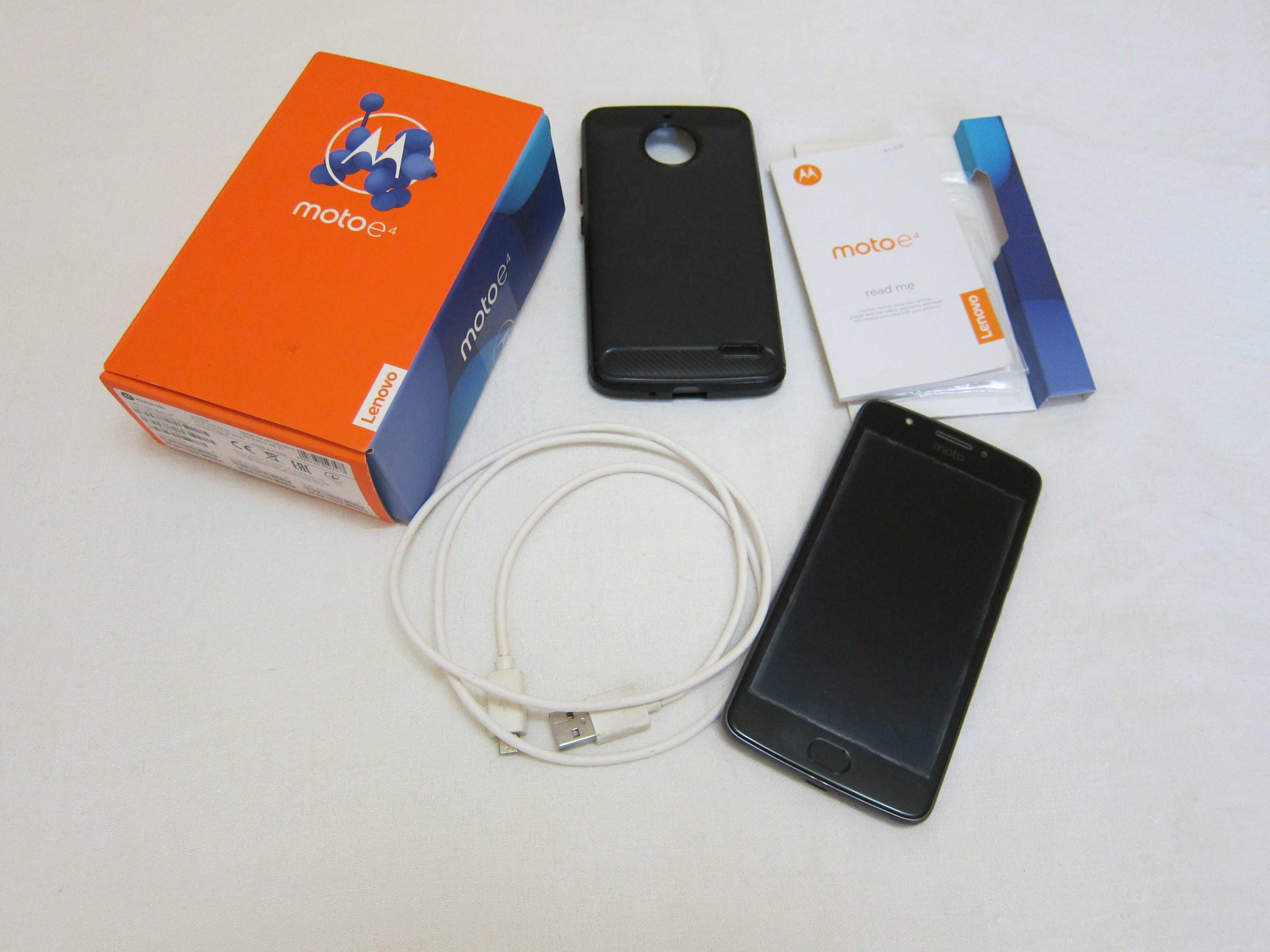 Смартфон, телефон Motorola XT1762 Moto E4 UA 2/16Gb з чохлом.