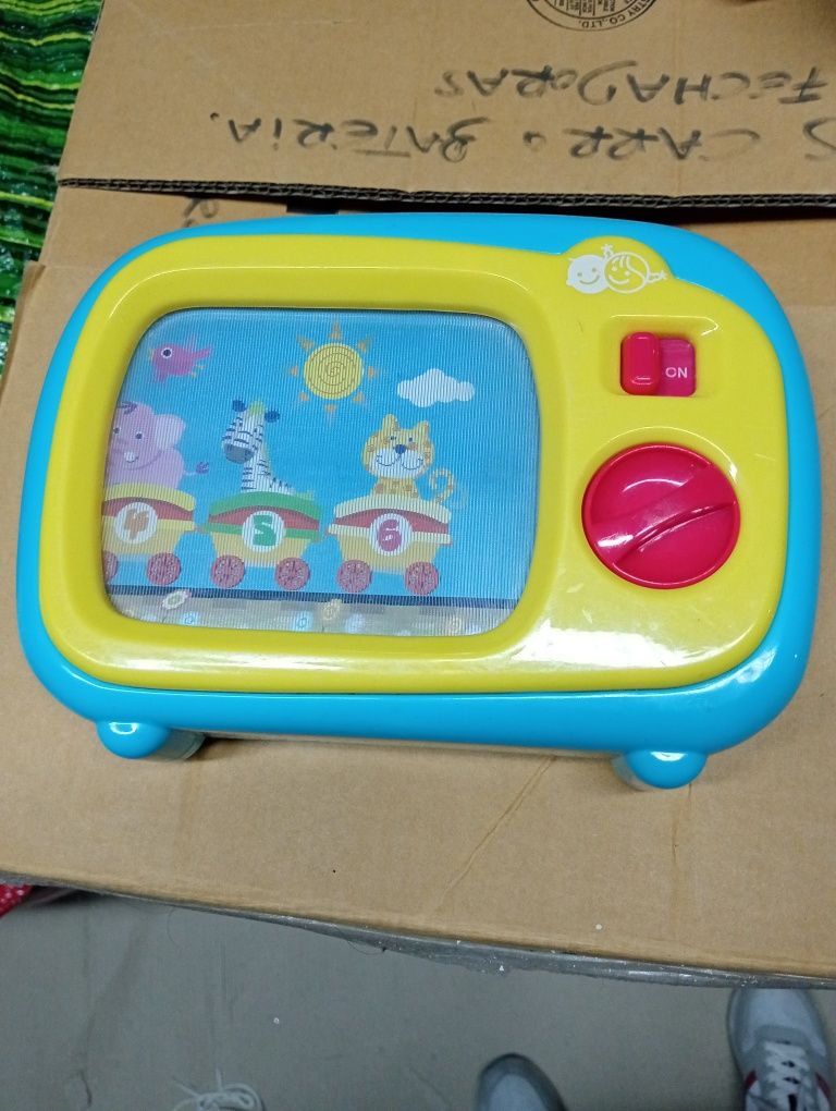 Brinquedos p criança vários.