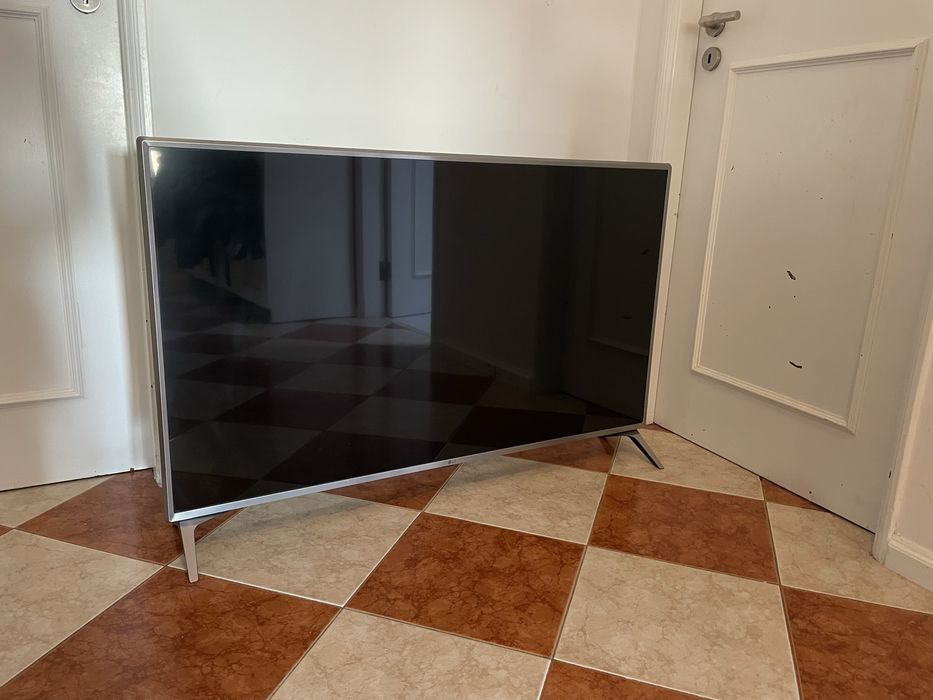 TV LG 50” 4K para peças