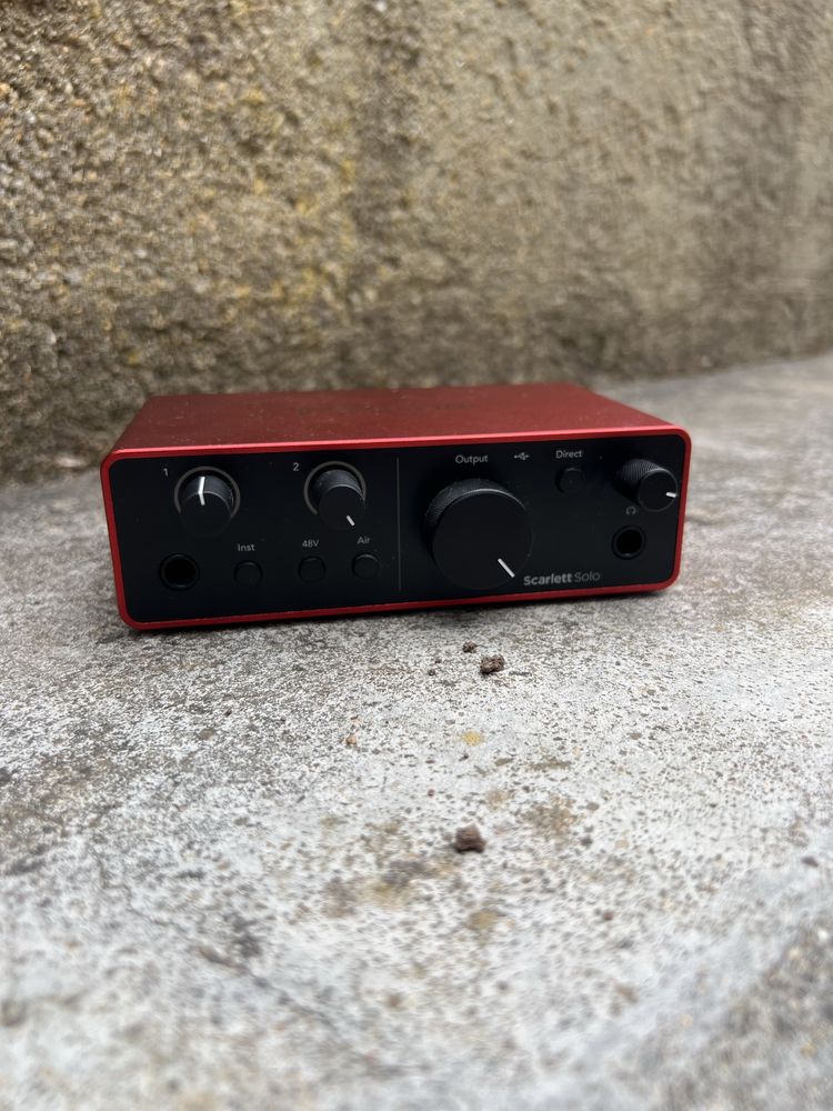 Interface de Áudio Focusrite Scarlett 2i2 Solo 4ª Gen