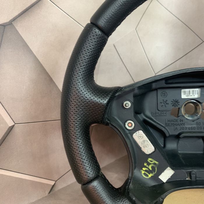 Перетягнутий руль Мерседес c-class e-class w203 w211 w212 на обмін