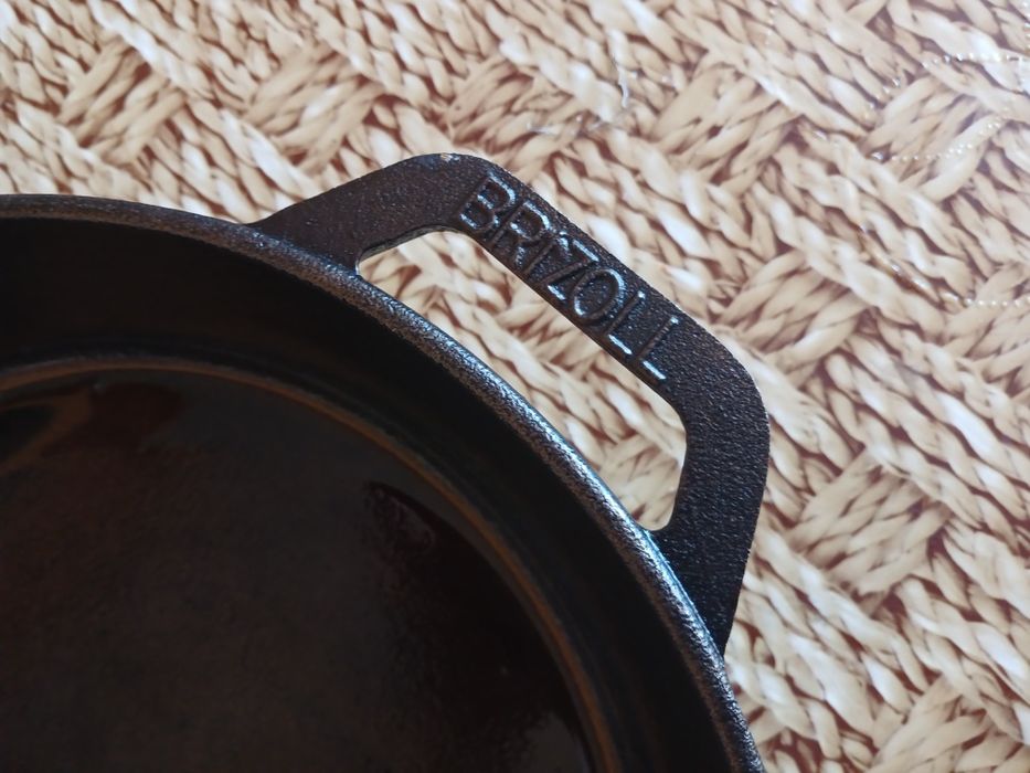 Сковорідка 24 см чугунна Brizolle