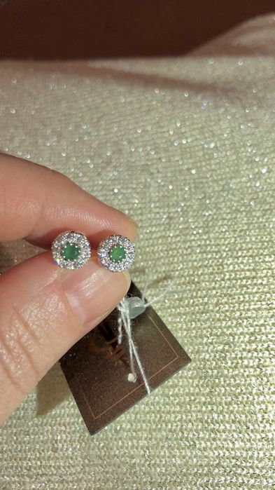 Сережки с бриллиантами. Пусеты изумруд и диамант. Кульчики золото.