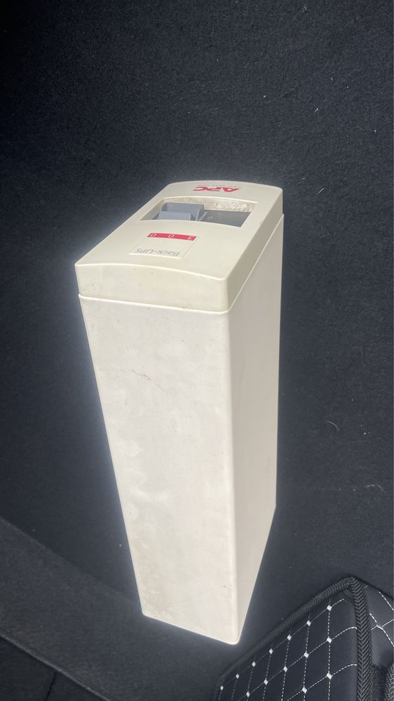 Джерело безперебійного живлення APC BACK -UPS -300