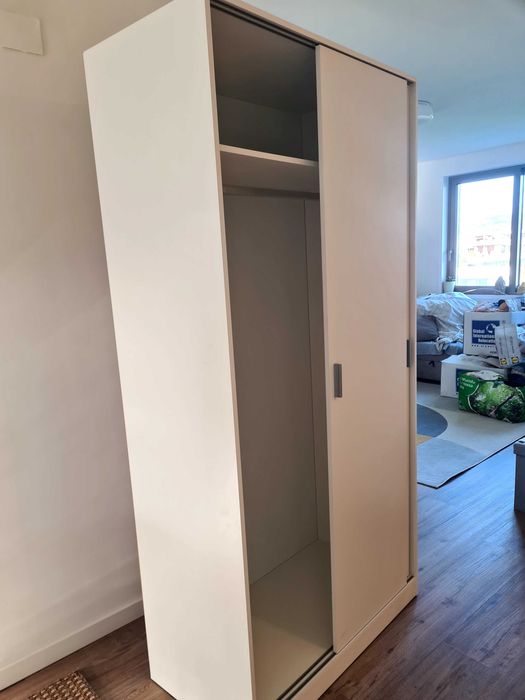 Guarda roupa semi novo 2 portas de corrrer