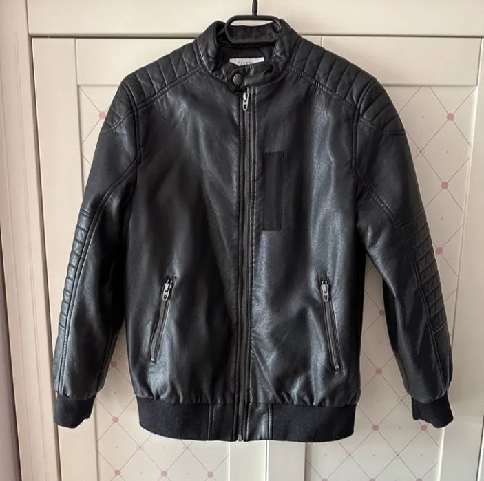 Skórzana kurtka bomberka ZARA - must have dla dziecka na wiosnę