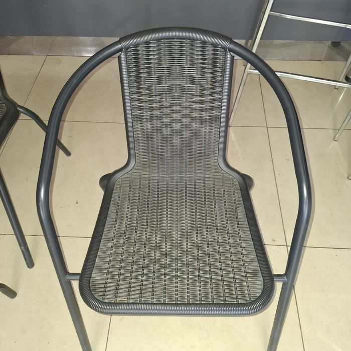 Продам стіл з стільцями