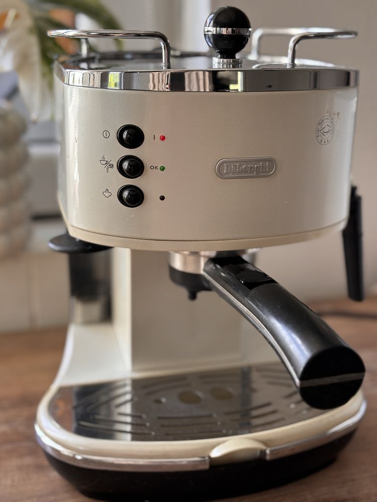 Ekspres DeLonghi