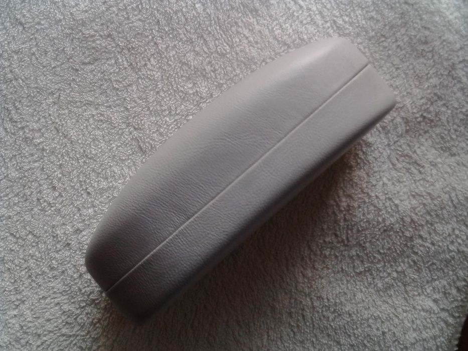 Carvela etui do okularów