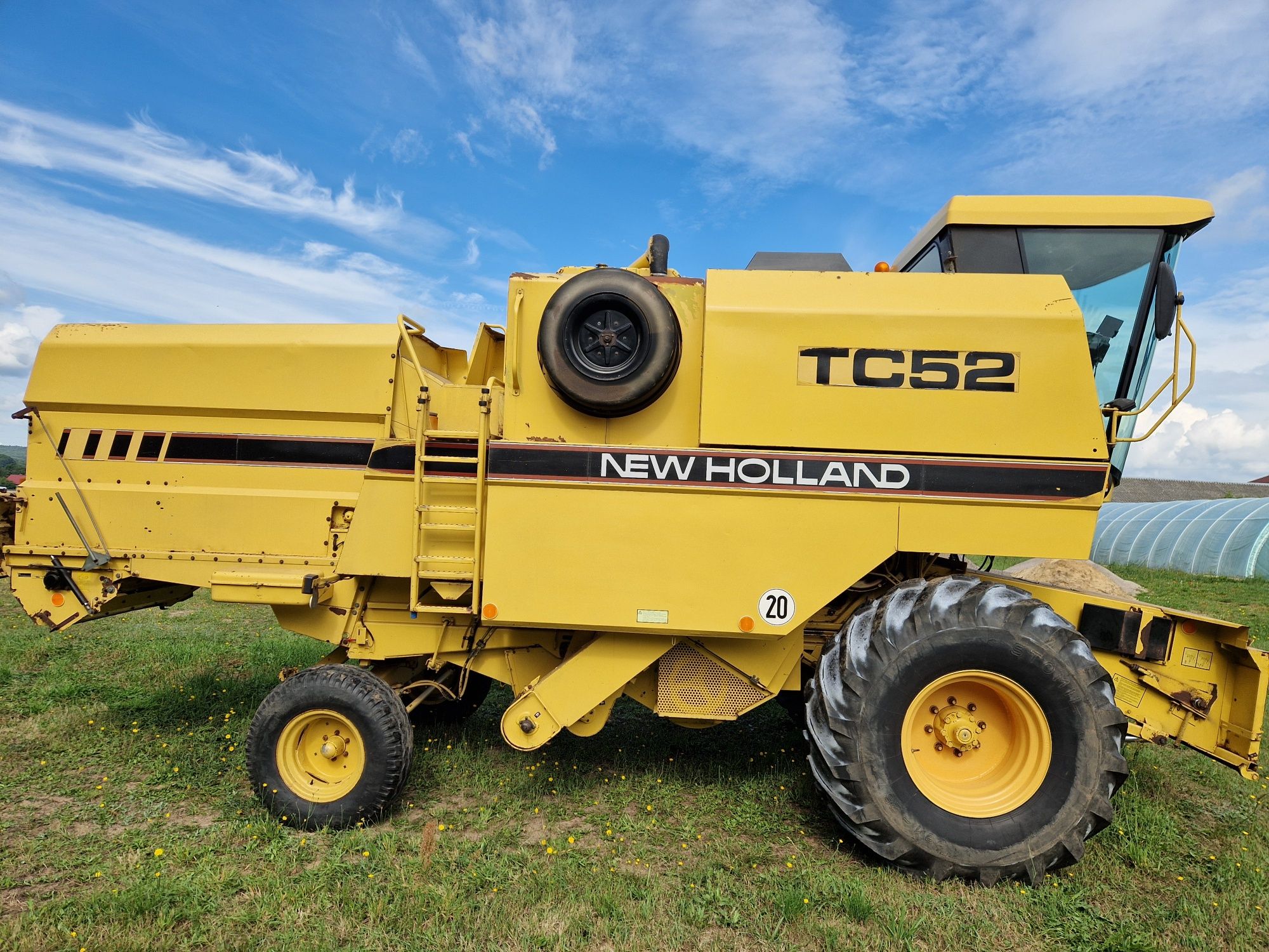 Sprzedam Kombajn zbożowy New holland TC 52 nie 54 56