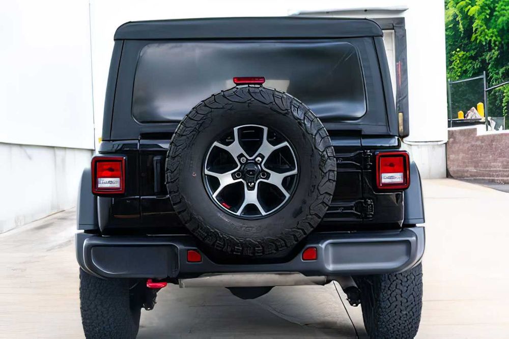 Jeep Wrangler      2021