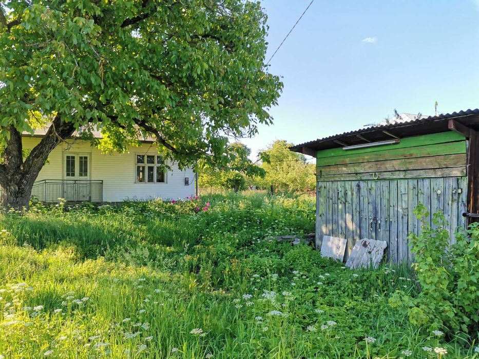 Продається будинок і земельна ділянка