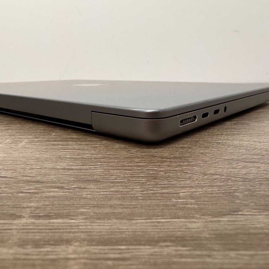 Macbook Pro 14" 2021 M1 Pro/16Gb DDR5/SSD 512Gb акб: 93% (код: M0447)