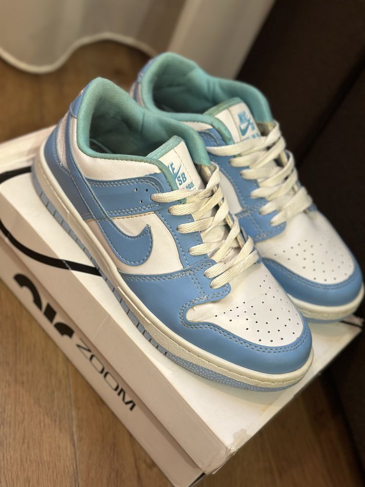 Кросівки nike dunk low white/light blue cw1590-103