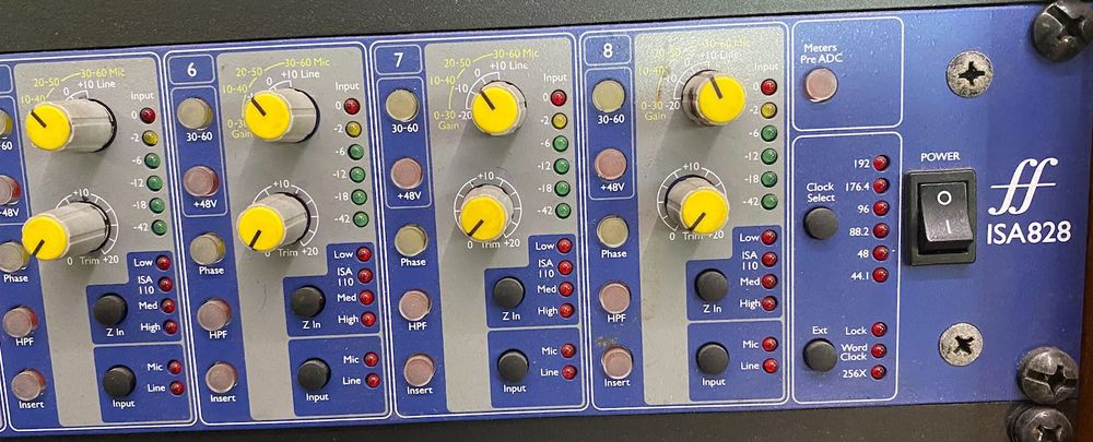 Focusrite ISA 828 - pré amp 8 canais