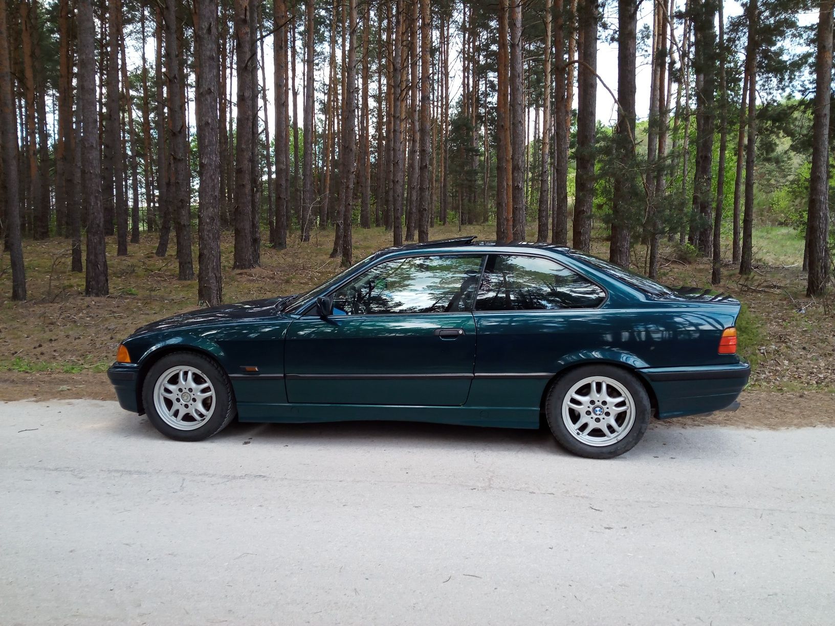 BMW E36 328i coupe