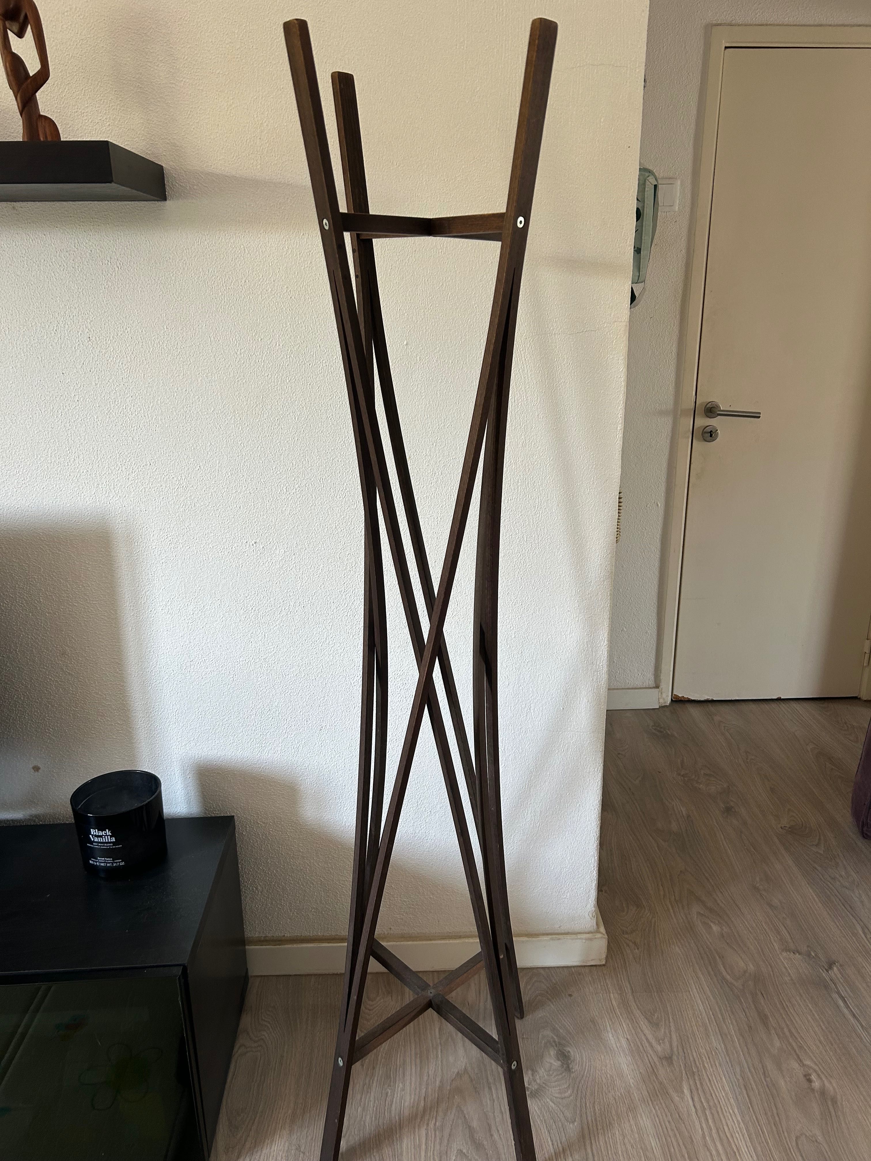 Vendo cabide de pé