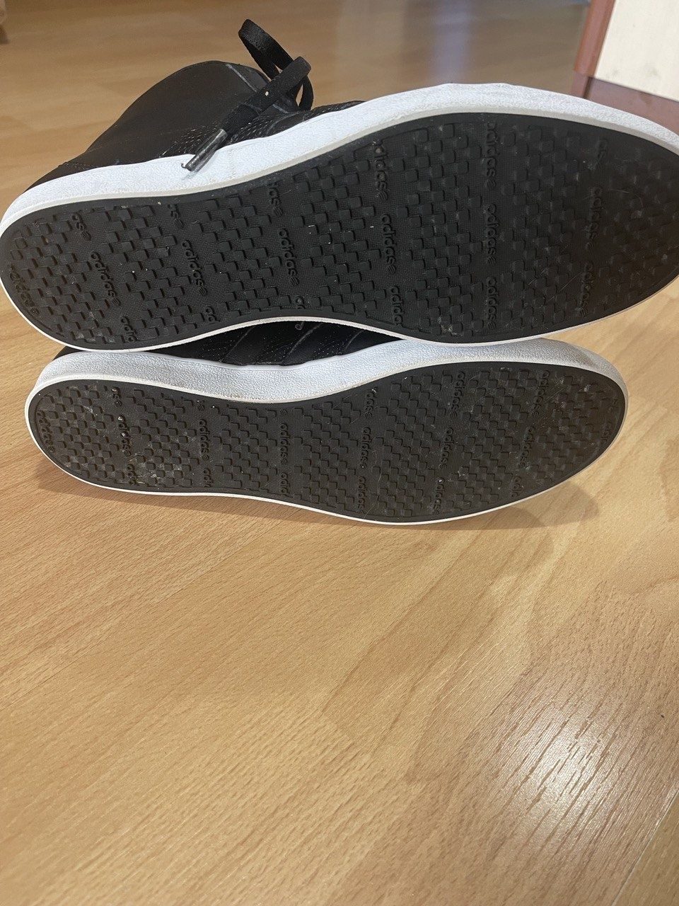 Кеды ботинки Adidas оригиналы 41 размер состояние новых