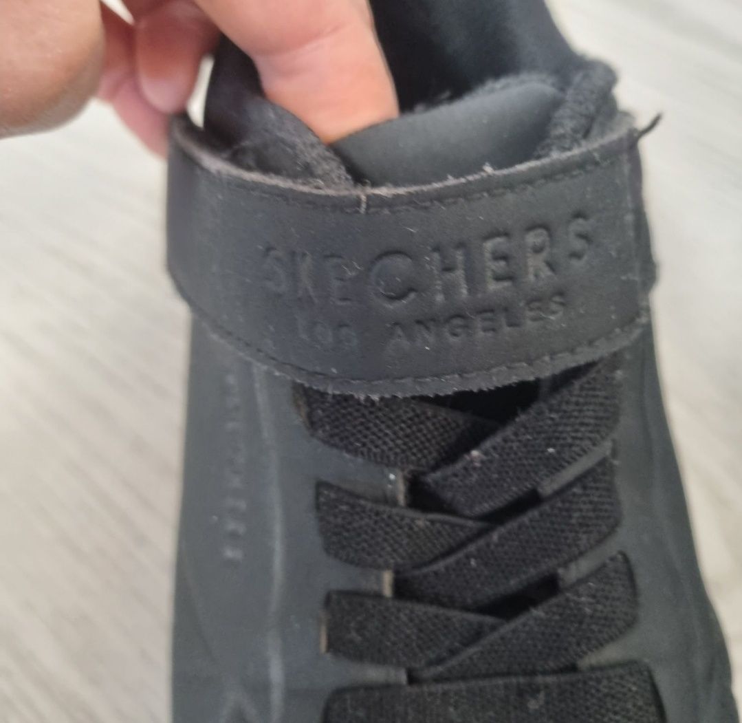 Кросівки sketchers