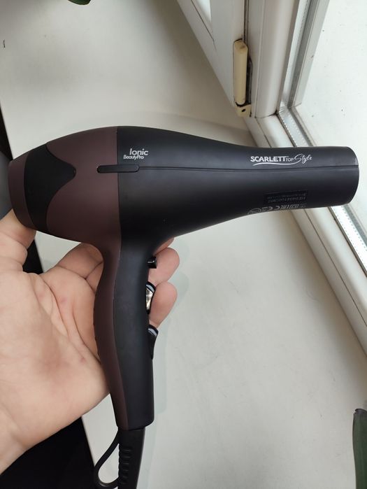 Фен Scarlett SC-HD70151