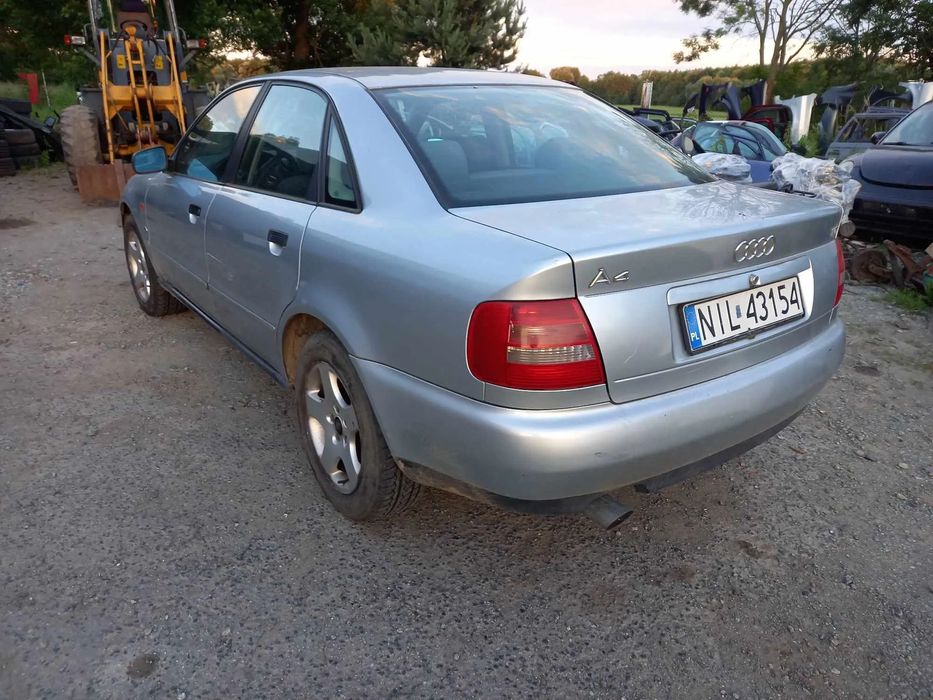 Na części Audi A4 B5 Sedan 1.6 Manual 101 KM 1995-98 LY7M