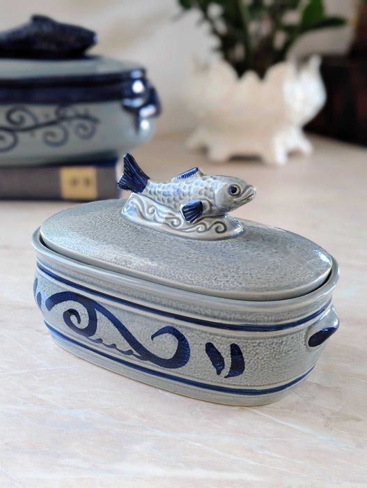 Naczynie kamionkowe z uchwytem z ryby mniejsze
