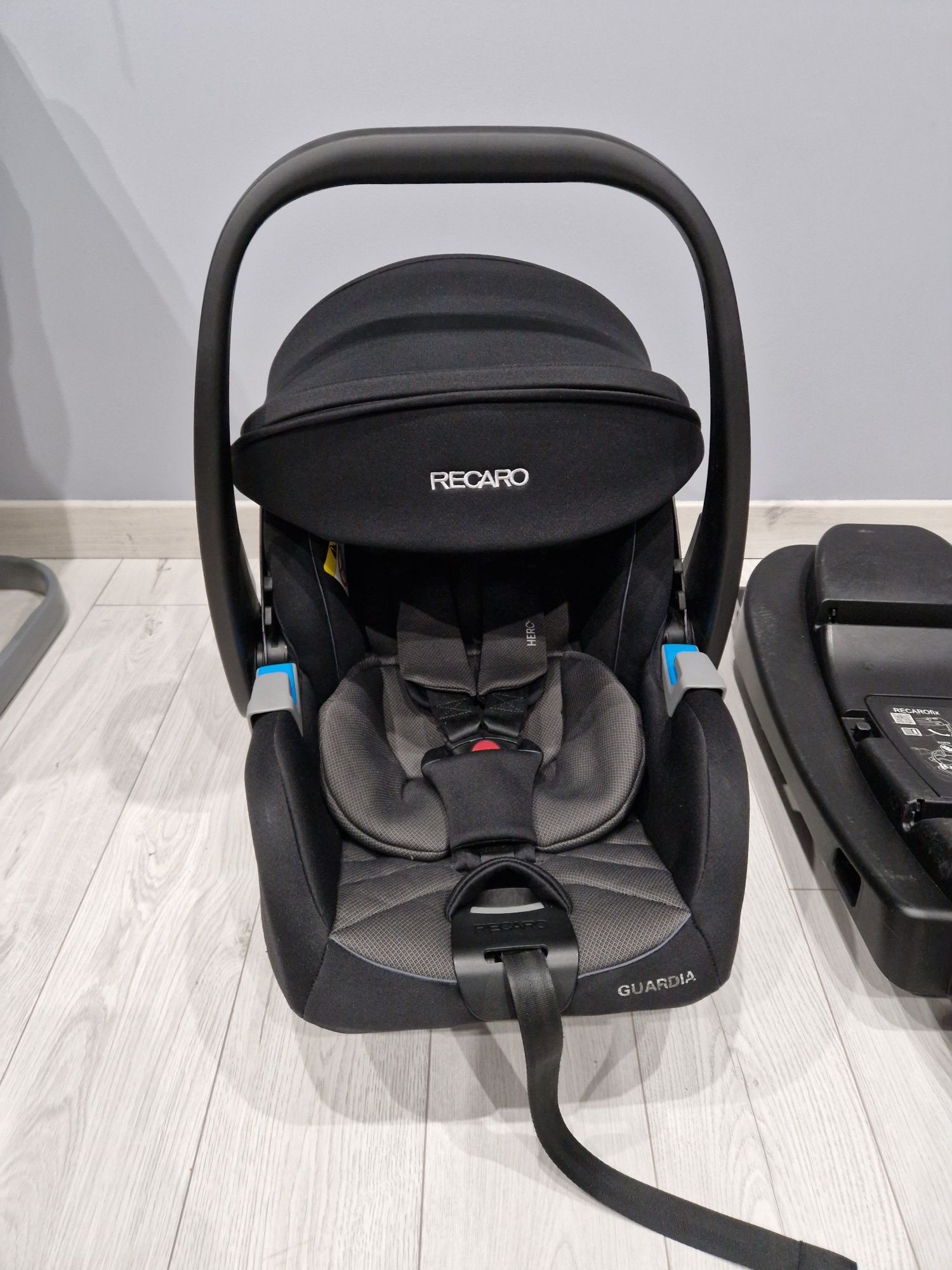 Fotelik samochodowy + baza ISOFIX firma RECARO