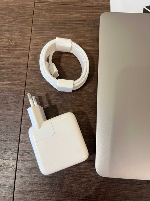 MacBook Pro 13 2020 M1 Space Gray 16/512Gb ємність батареї 100%