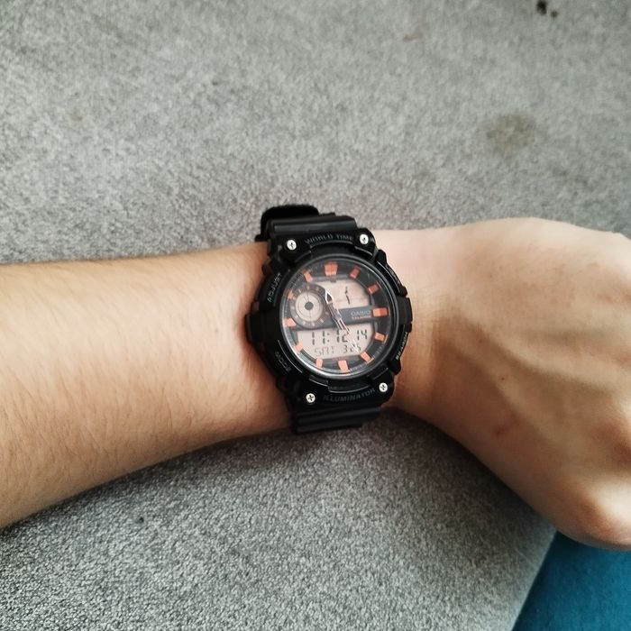 Zegarek casio salarms (czarno-pomaranczowy)