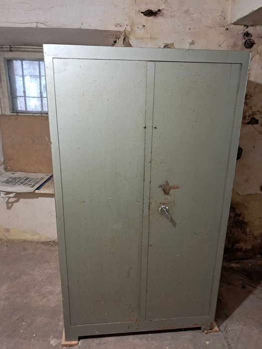 Szafka metalowa sejf.