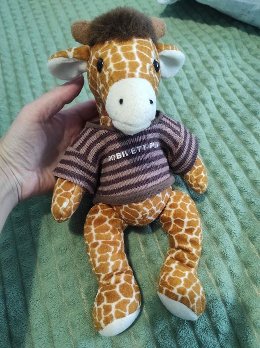 М'яка іграшка жираф у кофтинці