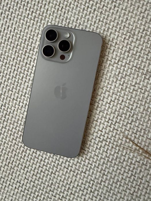 Iphone 15 pro max 256 gb 94% батарея