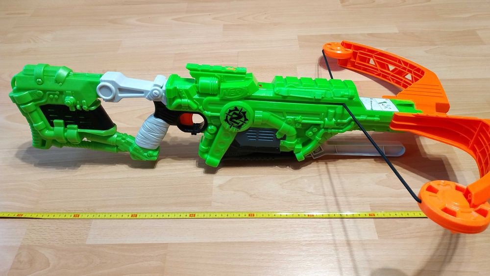 Бластер Nerf Zombie Strike DREADBOLT Нерф арбалет