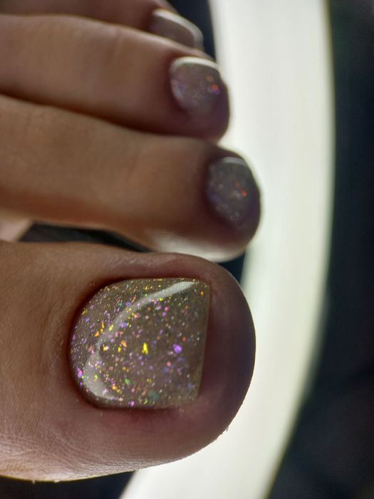 Манікюр та педикюр