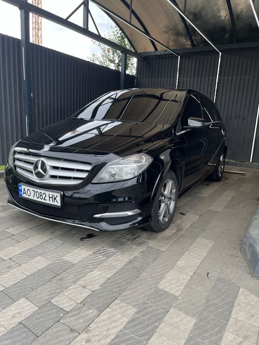 Mercedes-Benz B-Class W246 2014 рік, двигун 2.0 бензин/CNG на 156 к.с