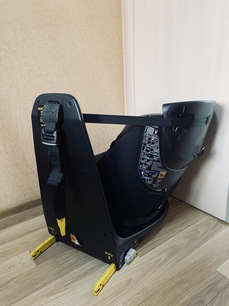 Поворотное Автокресло Maxi-Cosi Axissfix с 4 мес.до4 лет Isofix I-Size