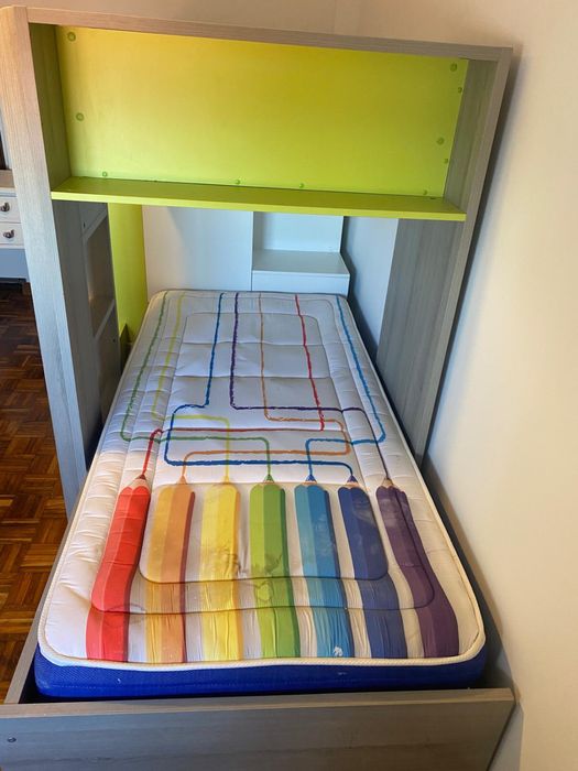 Beliche duas camas (c/colchoes) e armario