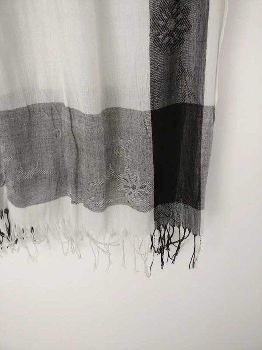 Écharpe com franjas