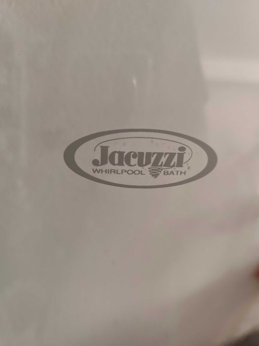 Vidros de Banheira Hidromassagem da Marca JACUZZI a preço reduzido