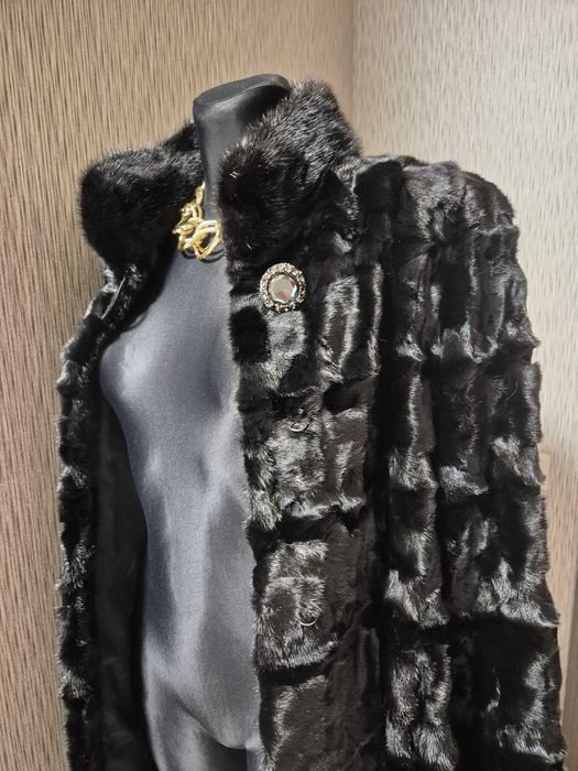 Норкова шуба чорна. Натуральна норка