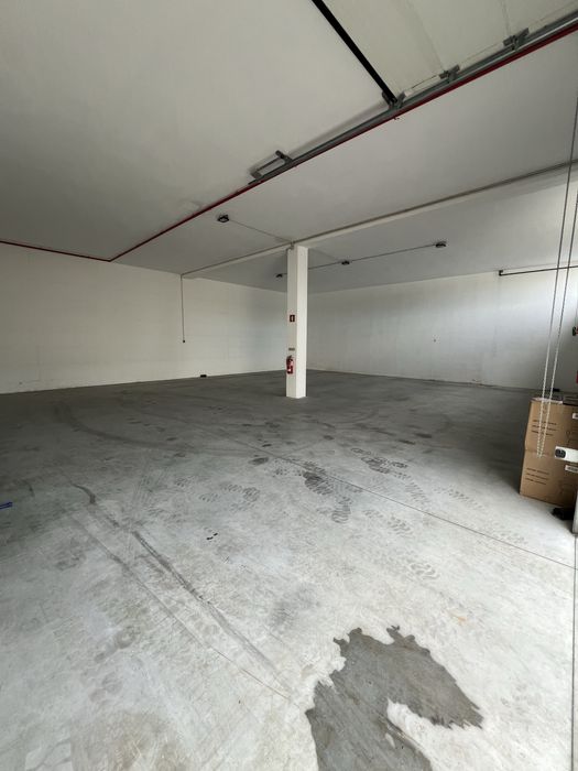 Pavilhão com 700m2