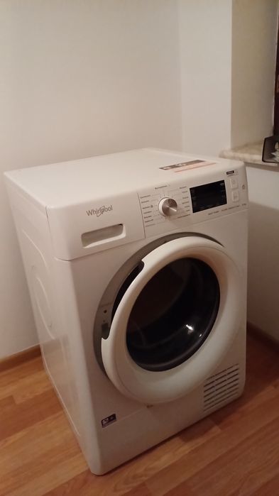 Sprzedam cena do uzgodnienia  segment ,żyrandol i kinkiety toczone ,su