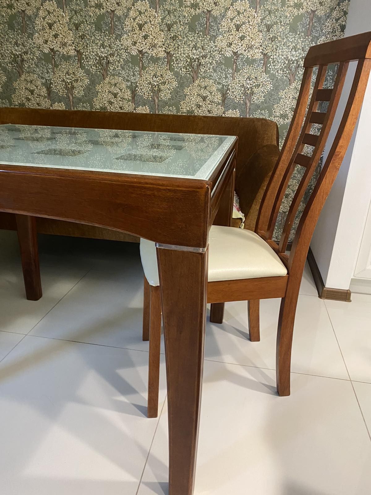 Стол, стулья Малайзия