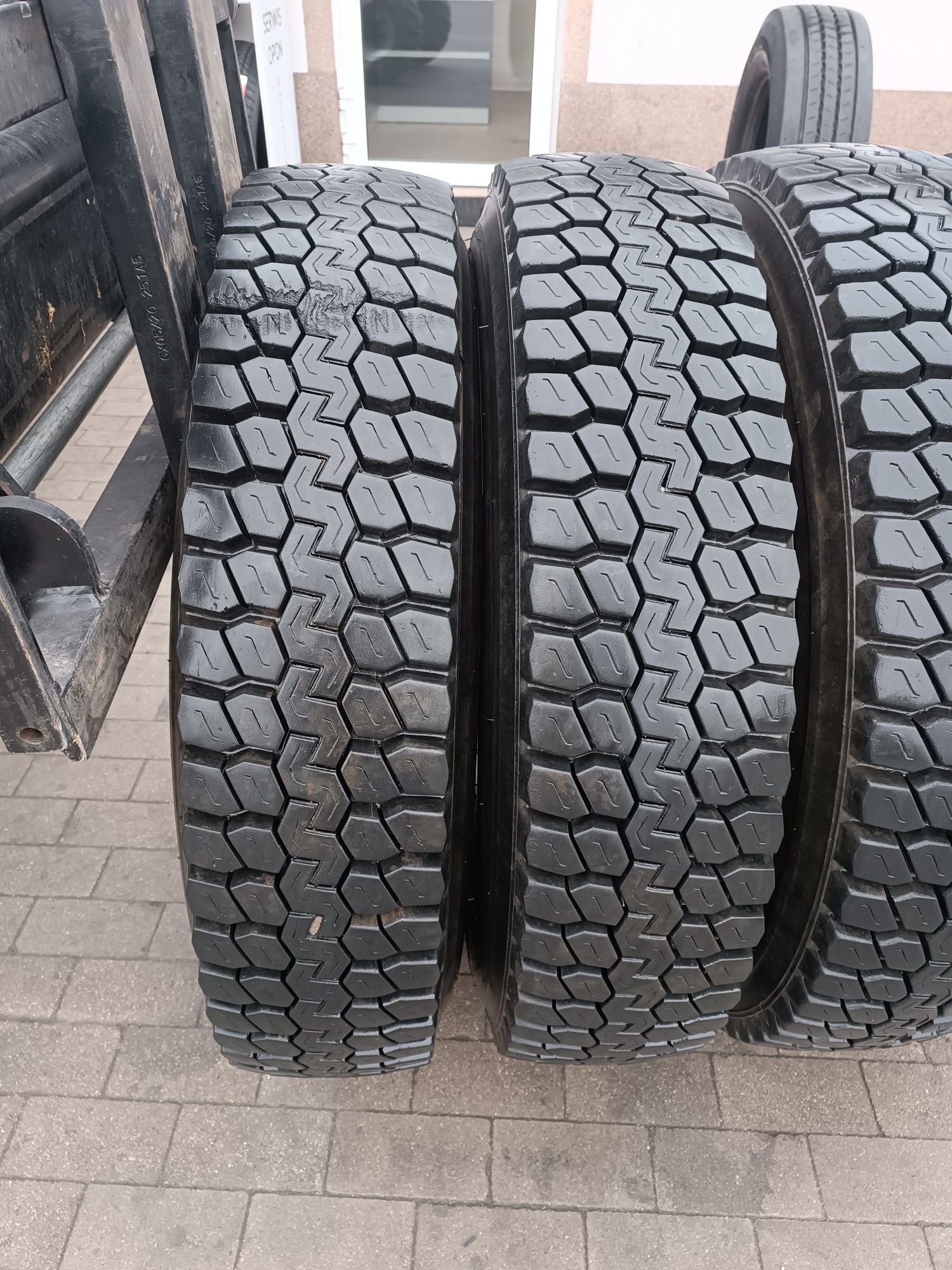 10R22.5 Dunlop SP 431