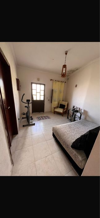 Vivenda 2 pisos Loures