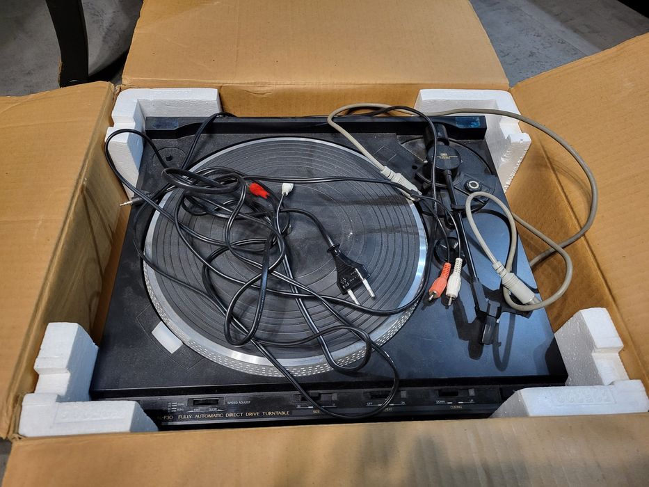 Програвач вінілі jvc