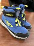 Buty chłopięce Umbro 32  20,5cm + gratis kapcie 31