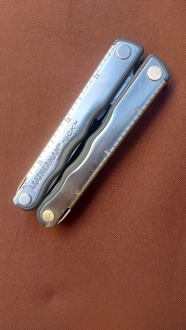 Multiferramenta Kick Pocket, Leatherman