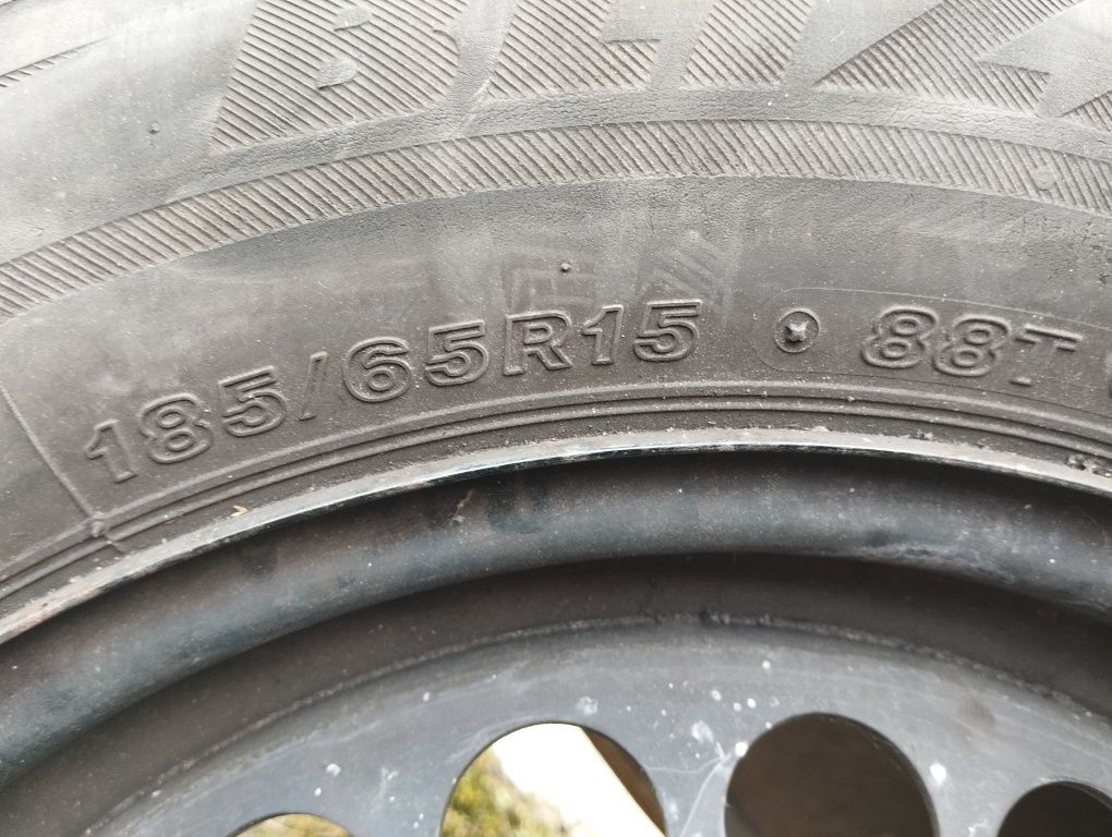 Резина: Bridgestone  на дисках 185/65 r15,зима,вживані